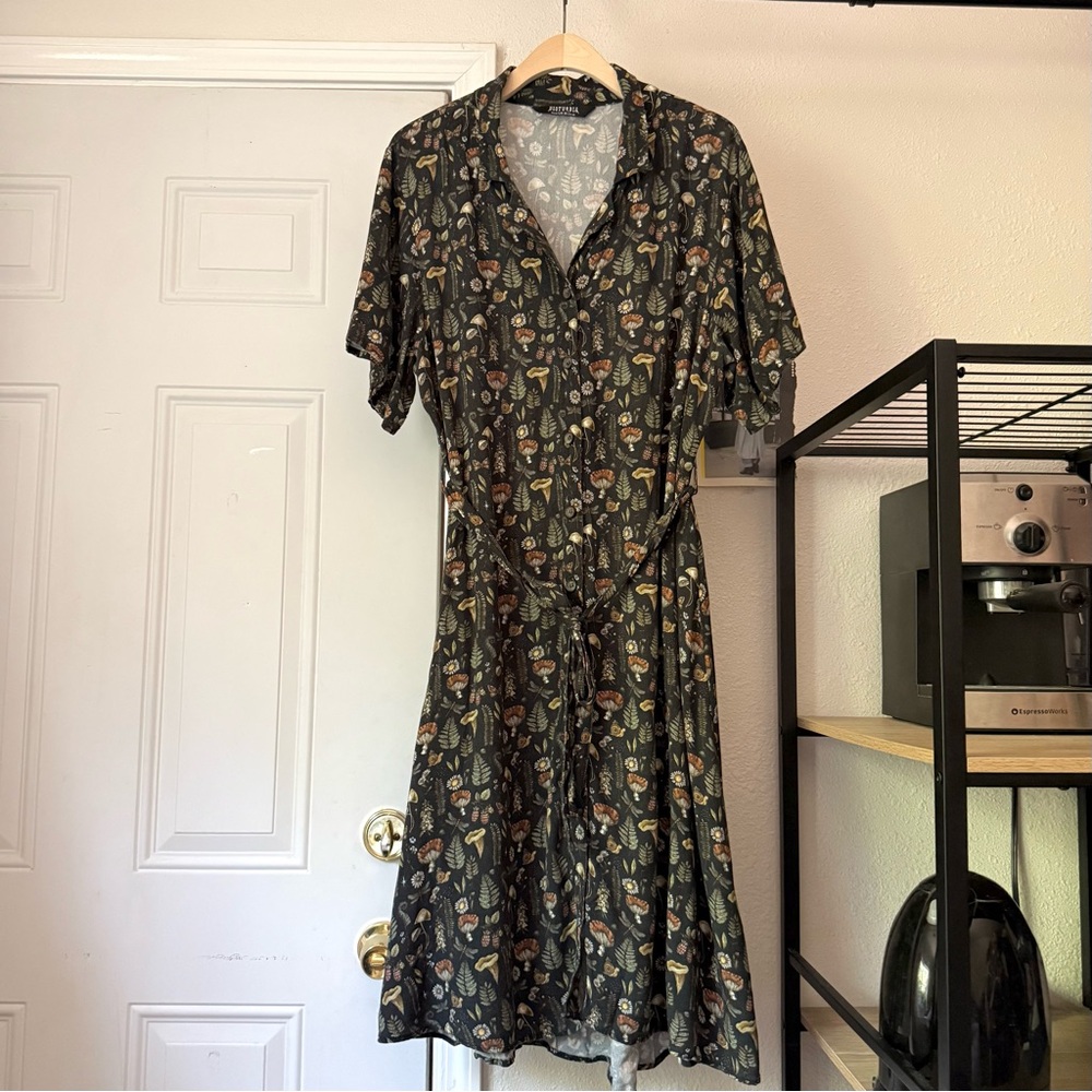 Disturbia Black Midi Dress with Earthy Floral Print - US 14 - GUC